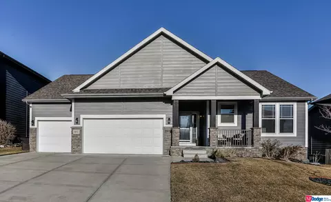 8602 N 171 St, Bennington, NE 68007