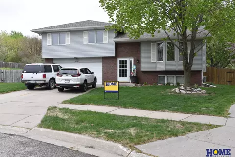 4145 Kipling Pl, Lincoln, NE 68516