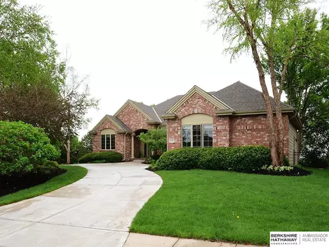 16301 Himebaugh Cir, Omaha, NE 68116