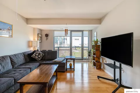 220 S 31 Ave #3205, Omaha, NE 68131