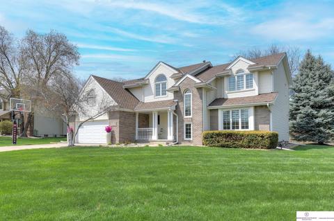 16706 Spring Cir, Omaha, NE 68130