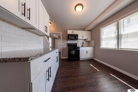 1930 S 17th St, Omaha, NE 68108