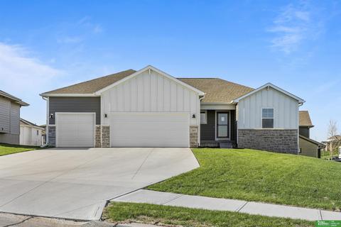 305 N 10th Ave, Springfield, NE 68059