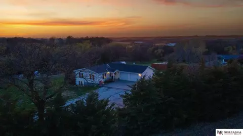 201 Meadowstar Ln, Adams, NE 68301