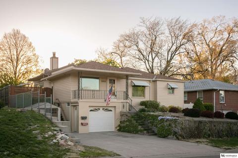 3033 S 12 St, Lincoln, NE 68502