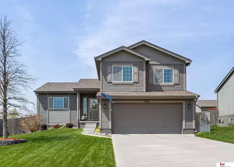 8902 S 68 St, Papillion, NE 68133