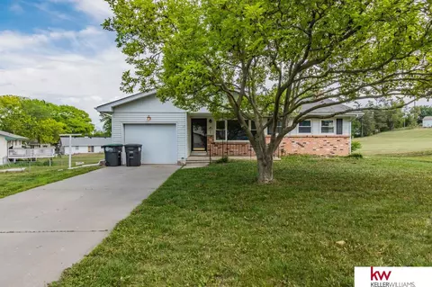 9317 Jaynes St, Omaha, NE 68134