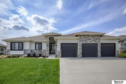 10802 S 175 Ave, Omaha, NE 68136