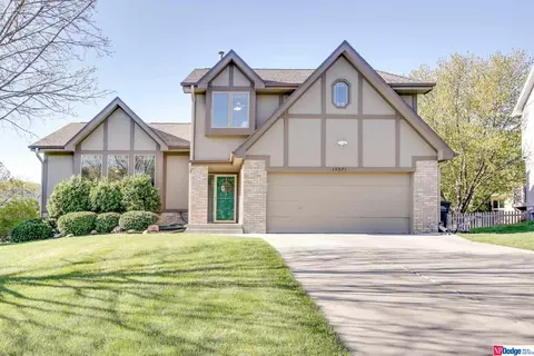 15071 Sharp St, Omaha, NE 68137