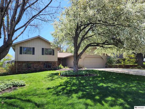 12905 Old Cherry Rd, Omaha, NE 68137