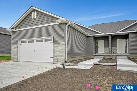 5942 S 93rd St, Lincoln, NE 68526