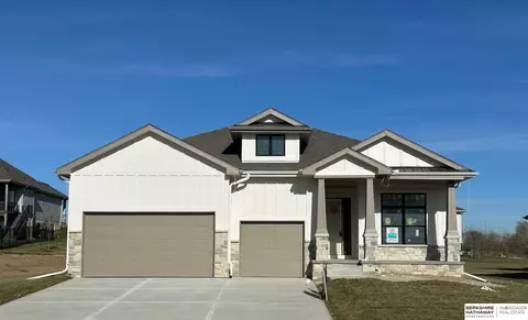 21732 G St, Elkhorn, NE 68022