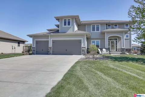 12509 Pintail Cir, Papillion, NE 68046