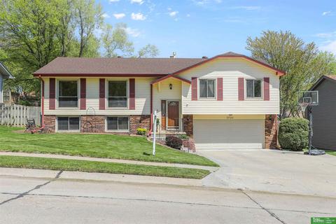 3720 Lookingglass Dr, Bellevue, NE 68123