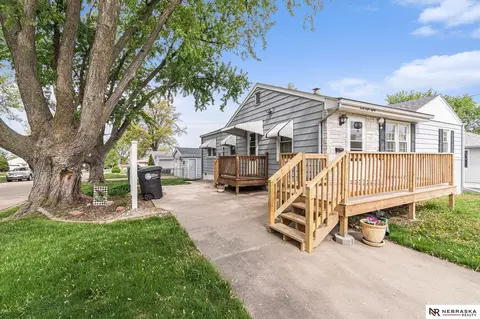 4880 S 51st St, Omaha, NE 68117