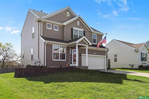 2203 S River Rock Dr, Papillion, NE 68046