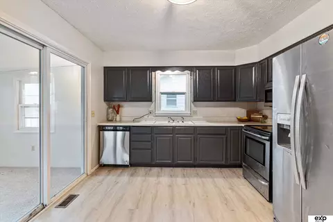 7522 Mary St, Omaha, NE 68122
