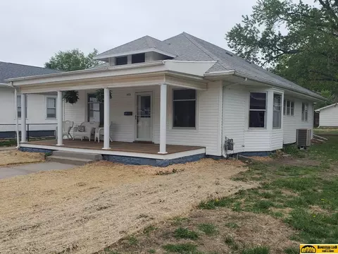 408 N 8th St, Beatrice, NE 68310