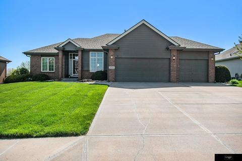 13701 Tregaron Dr, Bellevue, NE 68123