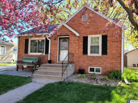 1208 N Kiplinger Ave, York, NE 68467