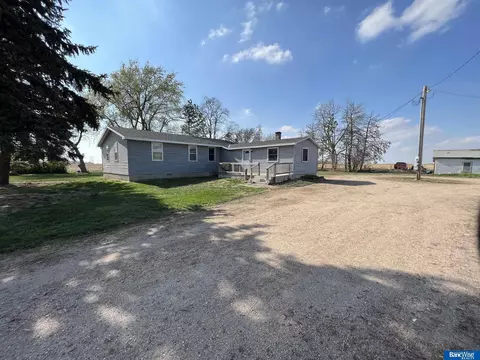 407 W Phillips Rd, Phillips, NE 68865