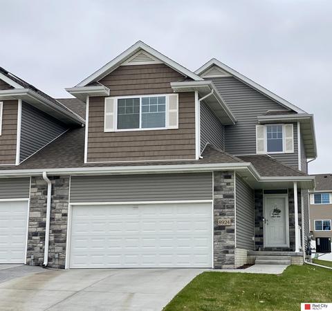 8924 Tumbleweed Dr, Lincoln, NE 68507