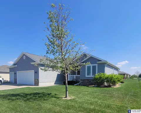 2218 E 16th St, York, NE 68467