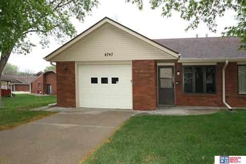 6747 Teton Dr #12, Lincoln, NE 68510