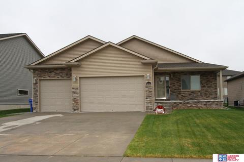 9221 Colby St, Lincoln, NE 68505