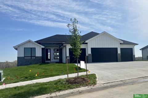 2755 N 181st St, Elkhorn, NE 68022