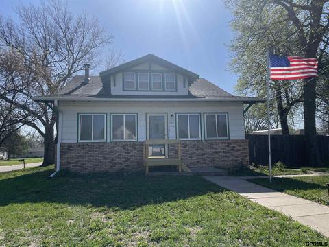 324 N High St, Wilber, NE 68465