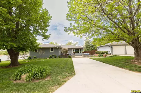1113 N 11th St, Nebraska City, NE 68410