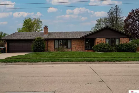 715 N Garden City Rd, Fremont, NE 68025
