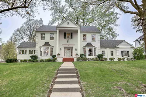 6451 Cuming St, Omaha, NE 68132