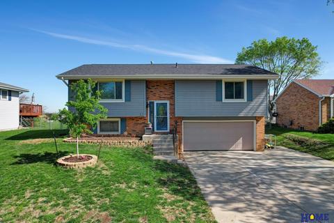 13840 Newgate Ct, Waverly, NE 68462