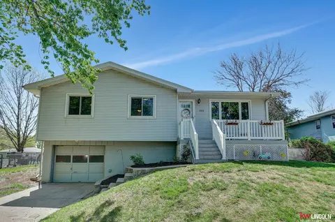 113 Concord Ave, Hickman, NE 68372