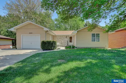 5432 Cloudburst Ln, Lincoln, NE 68521