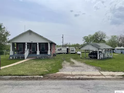 104 W Elm St, Cook, NE 68329