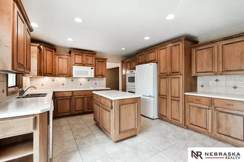 317 S 127th St, Omaha, NE 68154