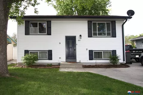 1827 Hartley St, Lincoln, NE 68521
