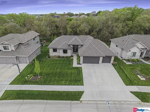 2334 N 188 St, Elkhorn, NE 68022
