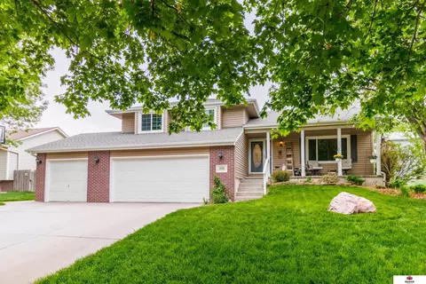 5108 Valley Forge Rd, Lincoln, NE 68521
