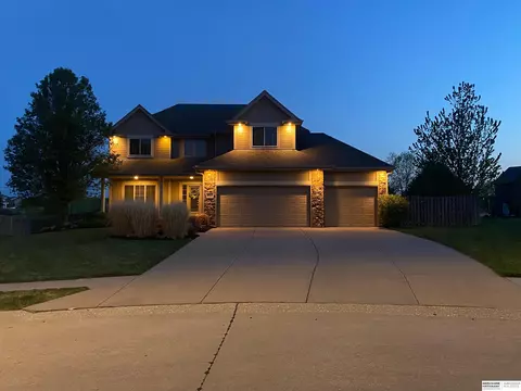 16031 Whitmore St, Bennington, NE 68007