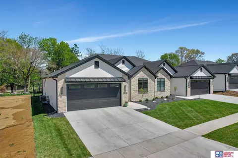 1608 S 93rd St, Lincoln, NE 68520