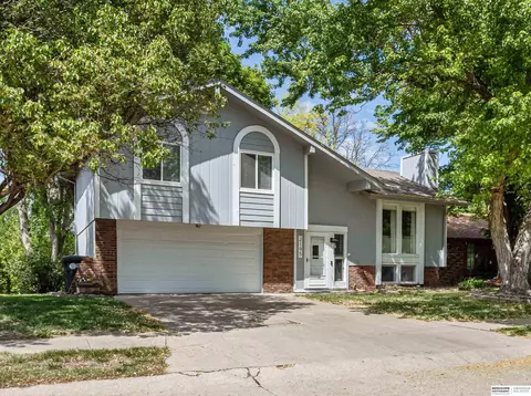 2195 N 124 Avenue Cir, Omaha, NE 68164
