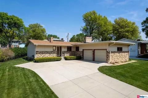 11664 Douglas St, Omaha, NE 68154