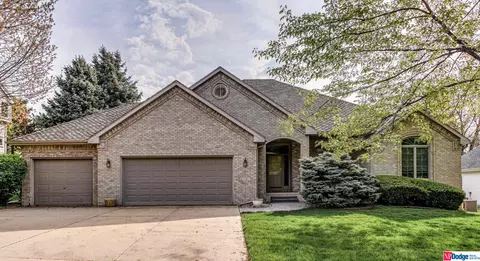 5727 S 119 Plz, Omaha, NE 68137