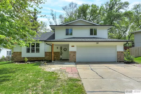 807 Douglas Dr, Bellevue, NE 68005