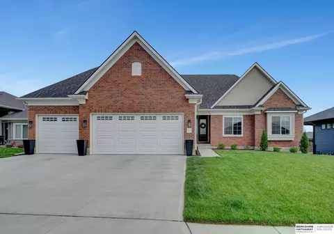9642 Toma Rd, Lincoln, NE 68526