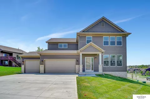 18407 Emiline St, Omaha, NE 68136